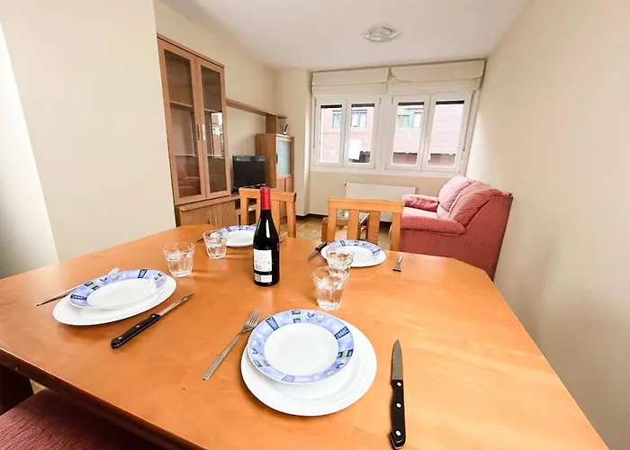 Cómodo Con Piscina By Bebalmy